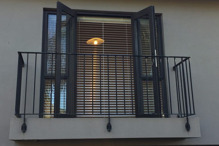 Photo of property in 45 Ponderosa Drive, Oteha, Auckland, 0632