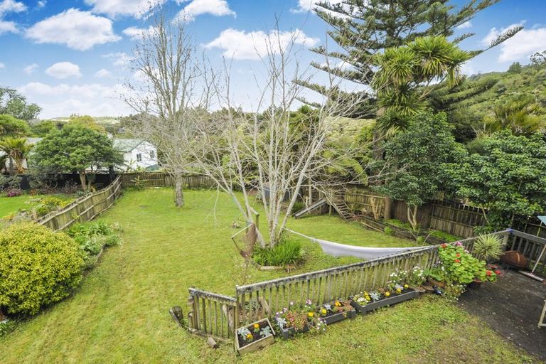Photo of property in 138 Woodlands Park Road, Titirangi, Auckland, 0604