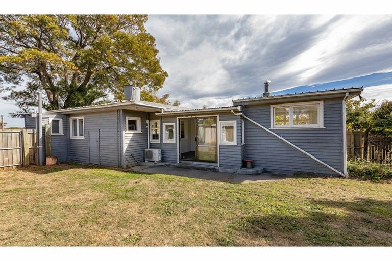 Photo of property in 29 Stalkers Road, Woodend Beach, Woodend, 7691