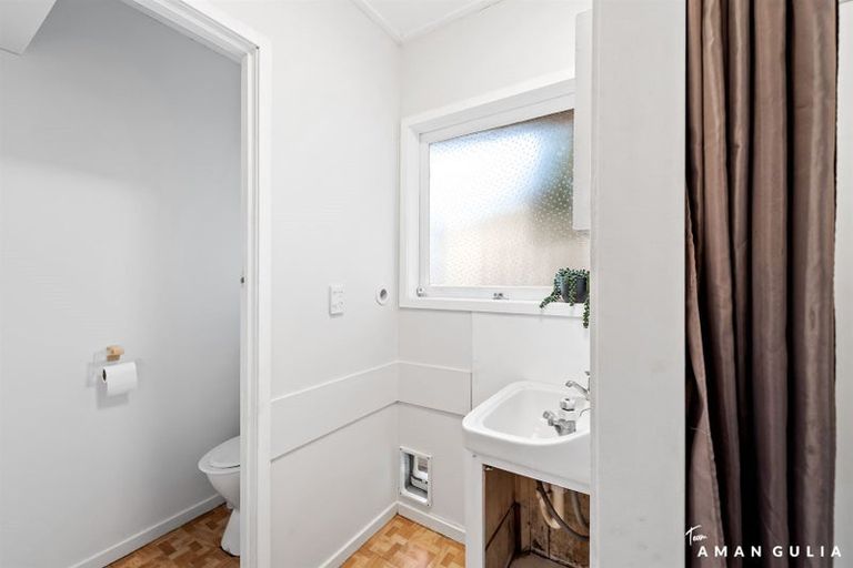 Photo of property in 2/53 Margan Avenue, New Lynn, Auckland, 0600