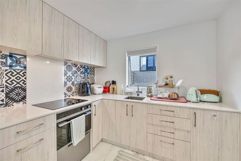 Photo of property in 3/21 Titoki Street, Te Atatu Peninsula, Auckland, 0610