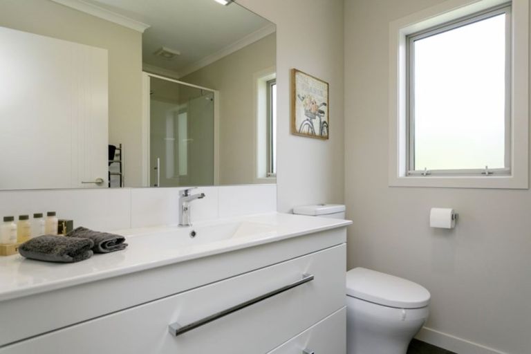 Photo of property in 10 Hawai Street, Two Mile Bay, Taupo, 3330