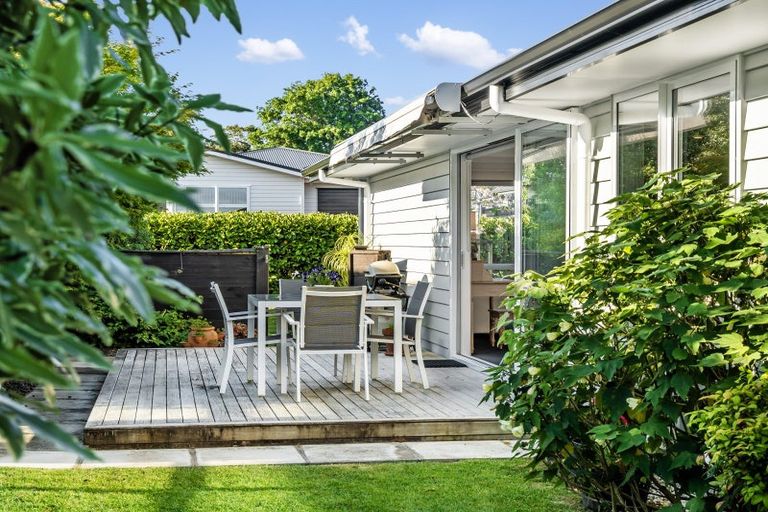 Photo of property in 11 Walnut Road, Riverhead, 0820