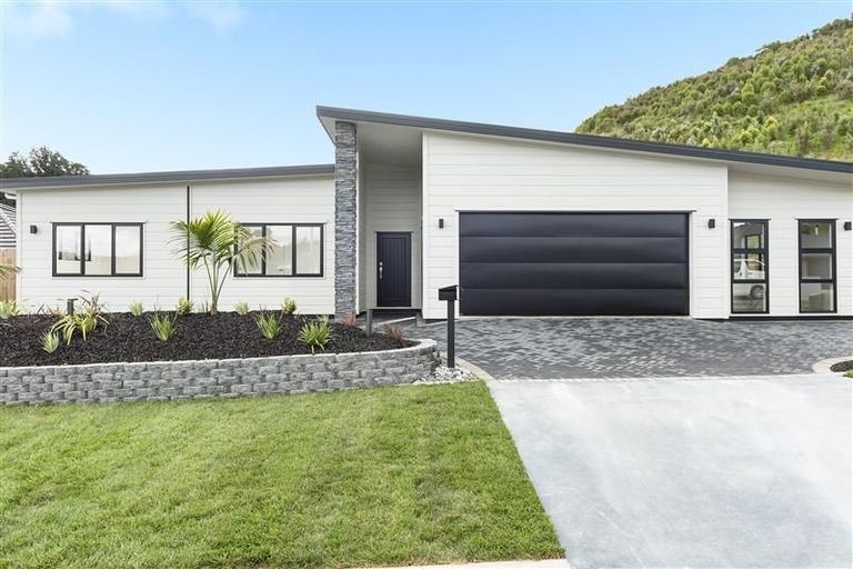 Photo of property in 39 Rochfort Crescent, Pyes Pa, Tauranga, 3112