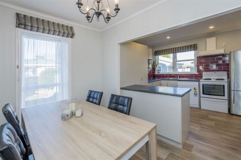 Photo of property in 3 Collingwood Street, Levin, 5510
