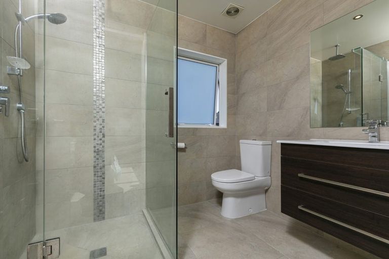 Photo of property in 29d Greenhithe Road, Greenhithe, Auckland, 0632