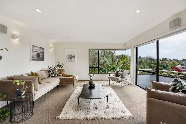 Photo of property in 29 Speedy Crescent, Hillcrest, Auckland, 0627