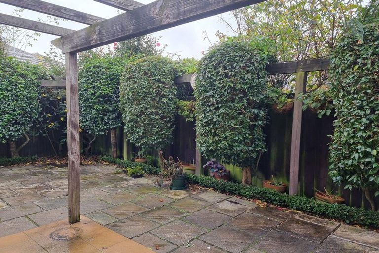 Photo of property in 5a Oakhurst Place, Russley, Christchurch, 8042