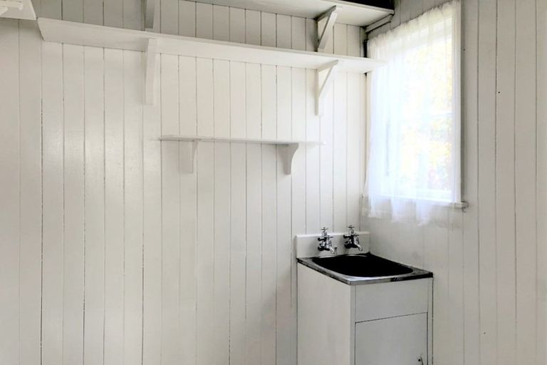 Photo of property in 37 Swiss Avenue, Gonville, Whanganui, 4501