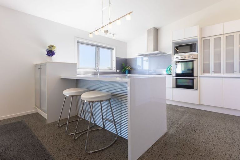 Photo of property in 5 Ocean Vista Lane, Paraparaumu, 5032