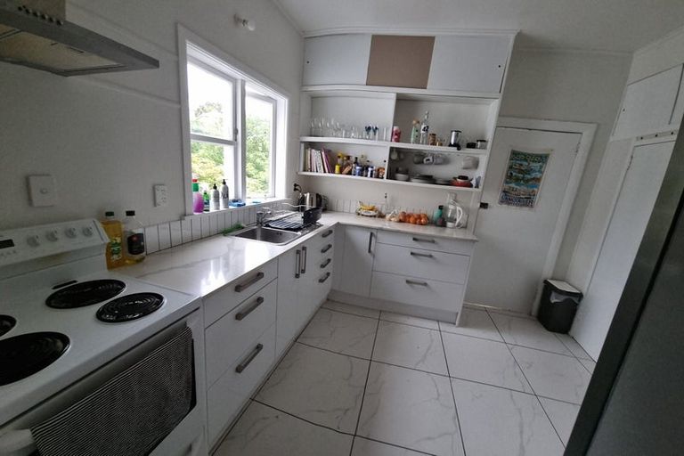 Photo of property in 100 Kelburn Parade, Kelburn, Wellington, 6012