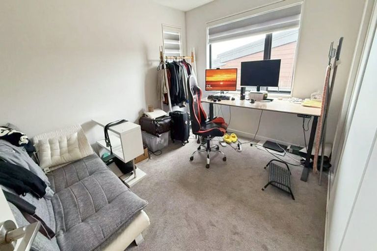 Photo of property in 5 Milenio Crescent, Windsor Park, 0632