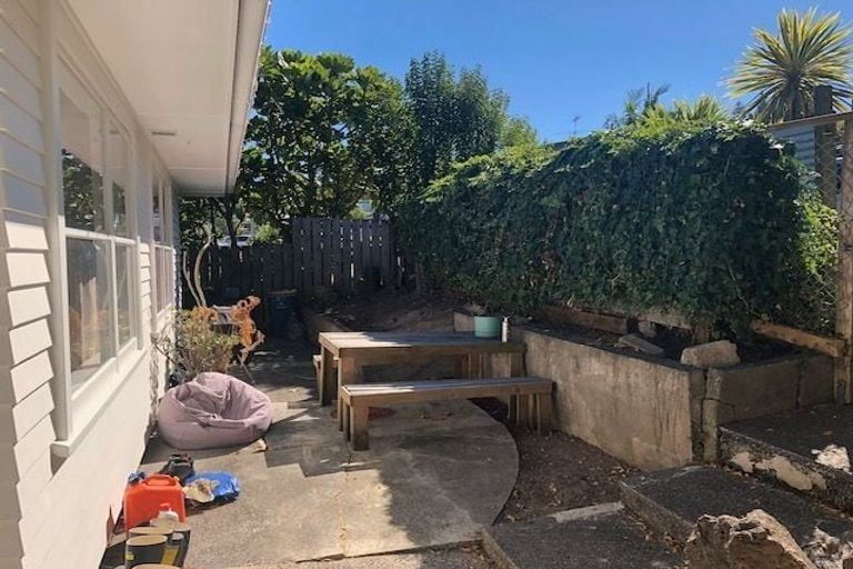 Photo of property in 35 Parker Avenue, New Lynn, Auckland, 0600