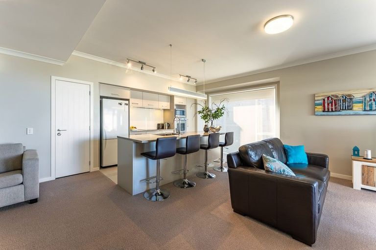 Photo of property in 102 Landmark Terrace, Orewa, 0931