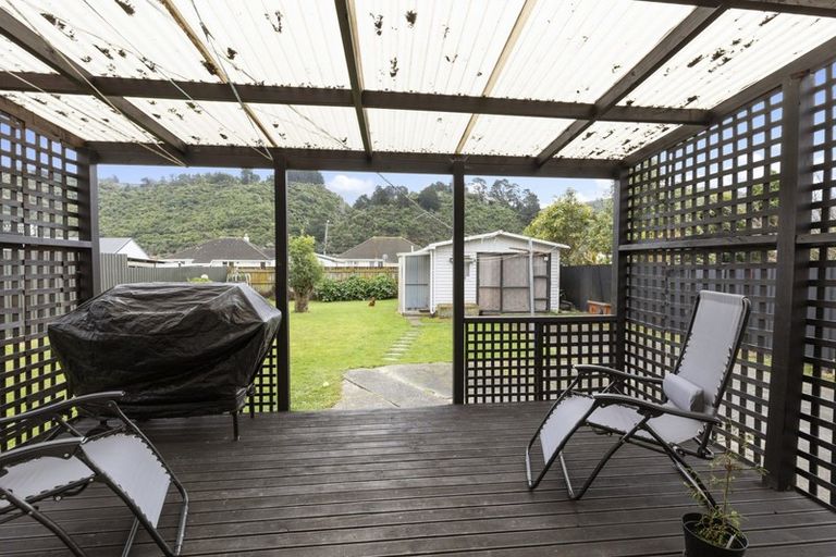 Photo of property in 51 Compton Crescent, Taita, Lower Hutt, 5011