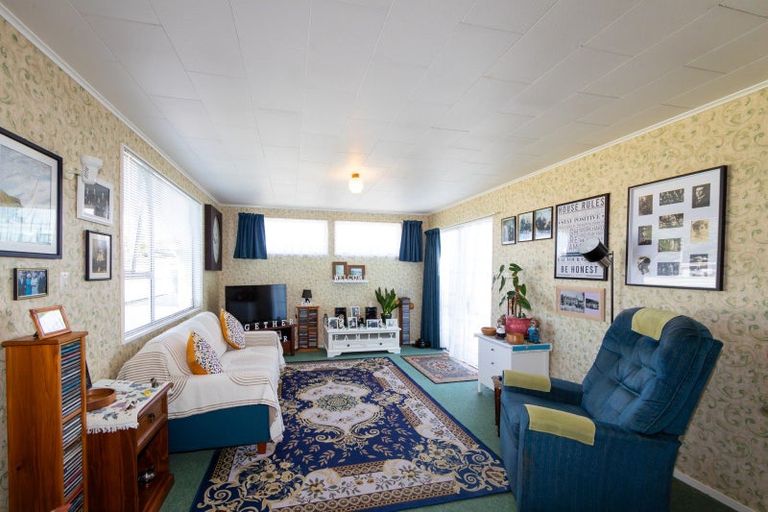 Photo of property in 2/27 Ranfurly Street, Tamatea, Napier, 4112