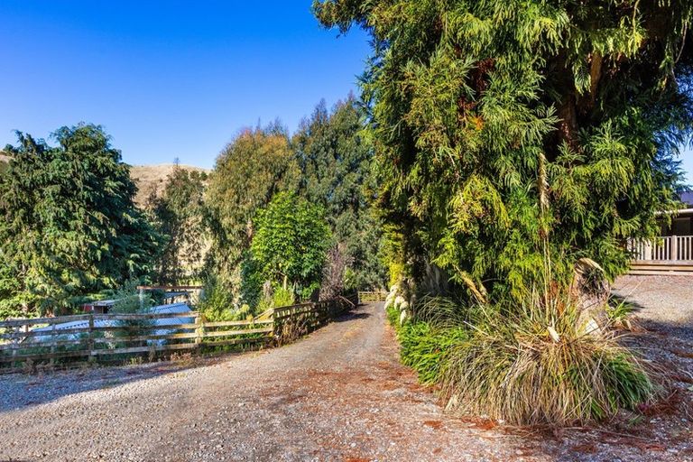 Photo of property in 944 Mapara Road, Kinloch, Taupo, 3385