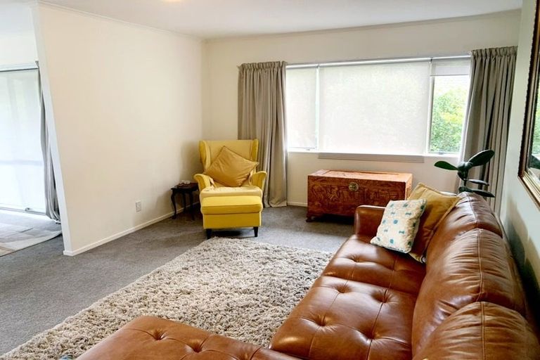 Photo of property in 6 Sasanqua Way, Crofton Downs, Wellington, 6035