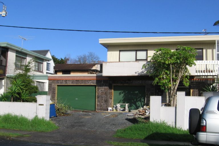 Photo of property in 2/49 Galaxy Drive, Mairangi Bay, Auckland, 0630