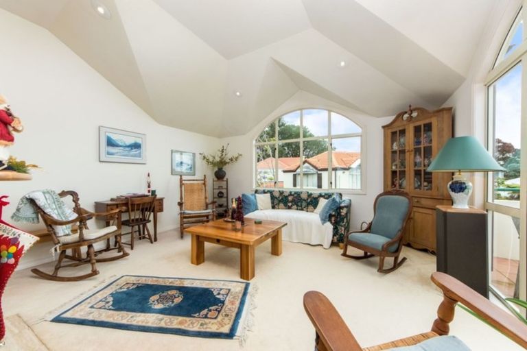 Photo of property in 4/30 Clarence Road, Northcote Point, Auckland, 0627