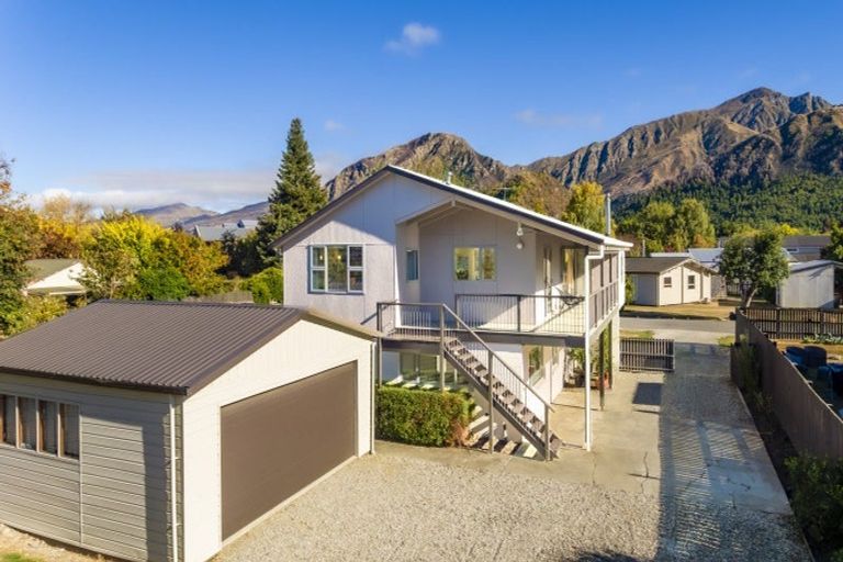Photo of property in 8 Fox's Terrace, Arrowtown, 9302