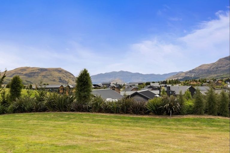 Photo of property in 27 Pendeen Crescent, Jacks Point, Queenstown, 9371