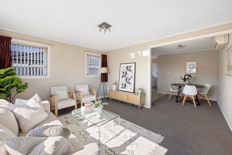 Photo of property in 14 Warwick Crescent, Taradale, Napier, 4112