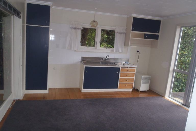 Photo of property in 29 Takahe Road, Titirangi, Auckland, 0604