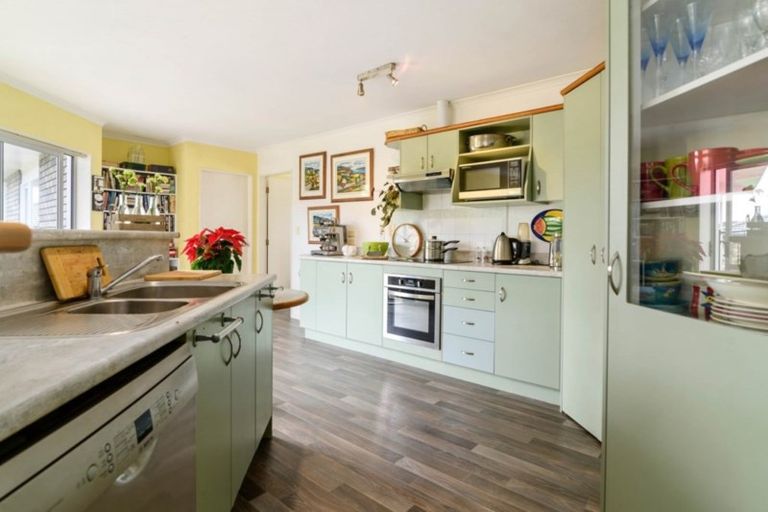 Photo of property in 26 Hoyte Place, Pukehangi, Rotorua, 3015