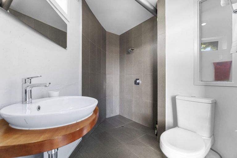 Photo of property in 88 Wallis Street, Raglan, 3225