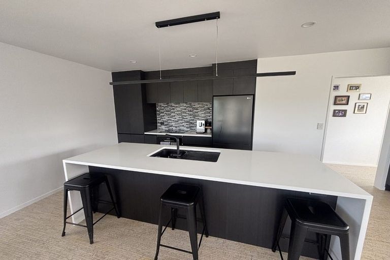 Photo of property in 1/19 Channel View Road, Campbells Bay, Auckland, 0630