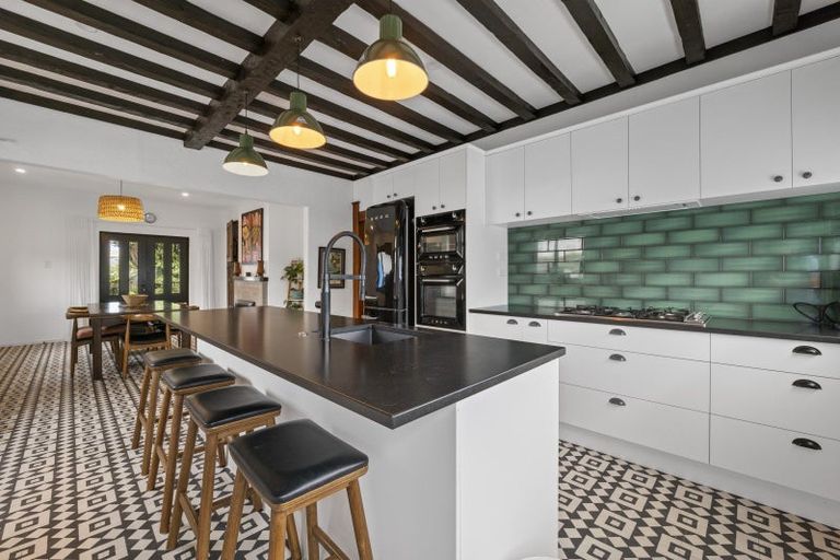 Photo of property in 33 Fitzroy Road, Fitzroy, New Plymouth, 4312