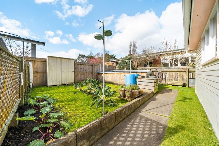 Photo of property in 28 Golf Road, Manor Park, Lower Hutt, 5019