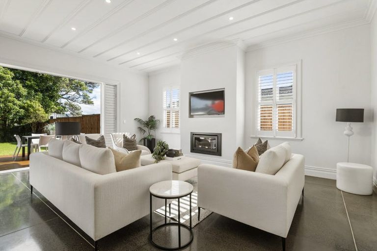 Photo of property in 154 Hinemoa Street, Birkenhead, Auckland, 0626