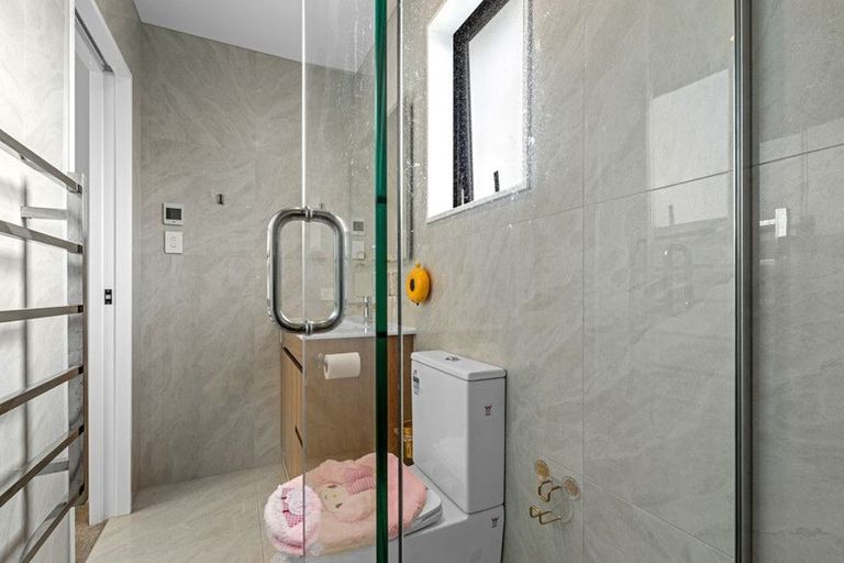 Photo of property in 126 Kervil Avenue, Te Atatu Peninsula, Auckland, 0610