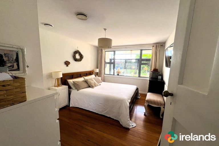 Photo of property in 1/145 Wilsons Road, Saint Martins, Christchurch, 8022