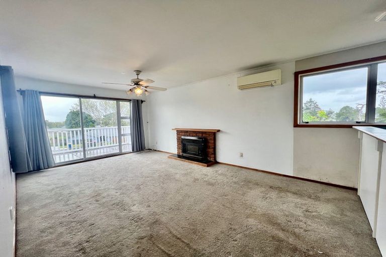 Photo of property in 13 Tracey Terrace, Te Atatu South, Auckland, 0602