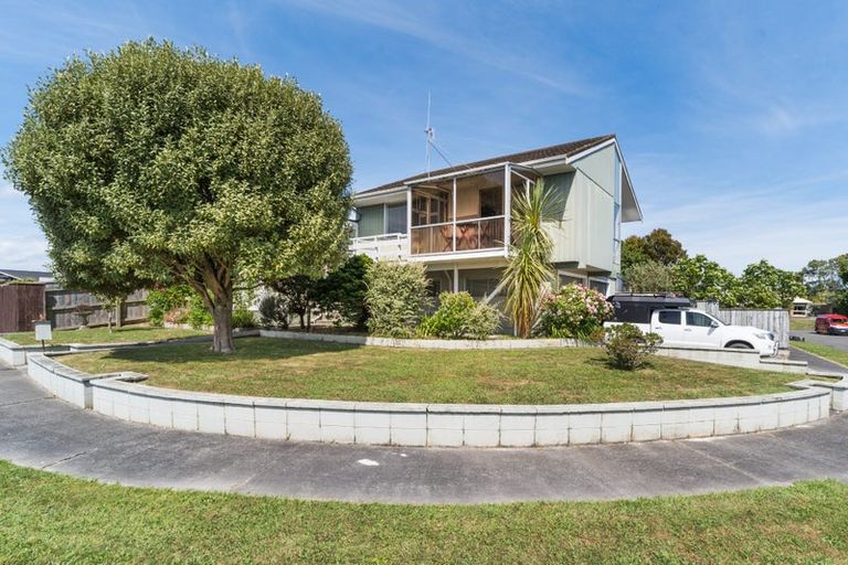 Photo of property in 2 Paradise Place, Milson, Palmerston North, 4414