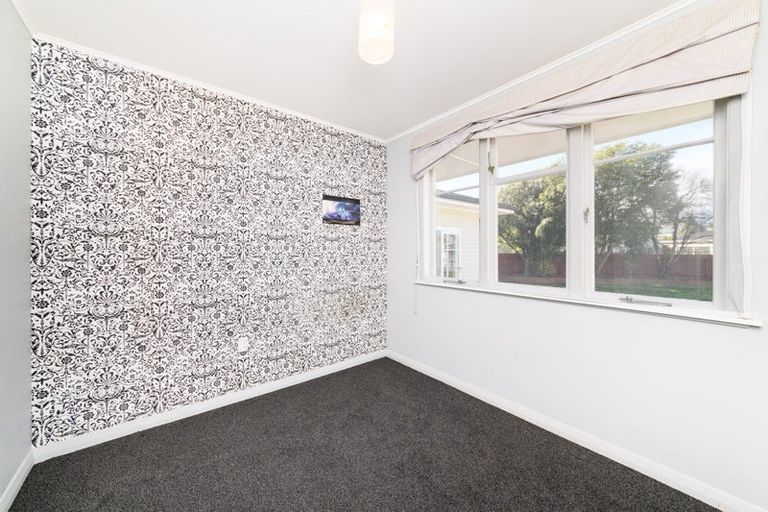 Photo of property in 11 Kent Crescent, Awapuni, Palmerston North, 4412