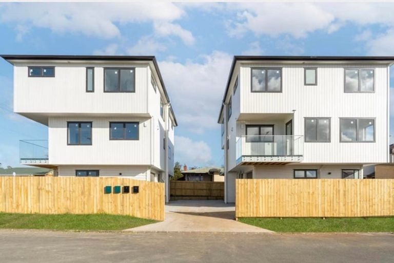 Photo of property in 2a Clinker Place, New Lynn, Auckland, 0600