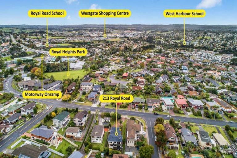 Photo of property in 213 Royal Road, Massey, Auckland, 0614