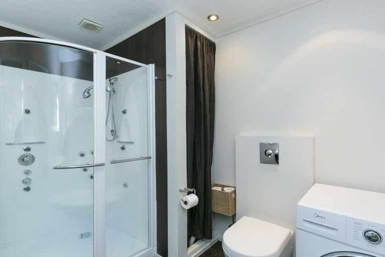 Photo of property in 77a Miramar North Road, Miramar, Wellington, 6022