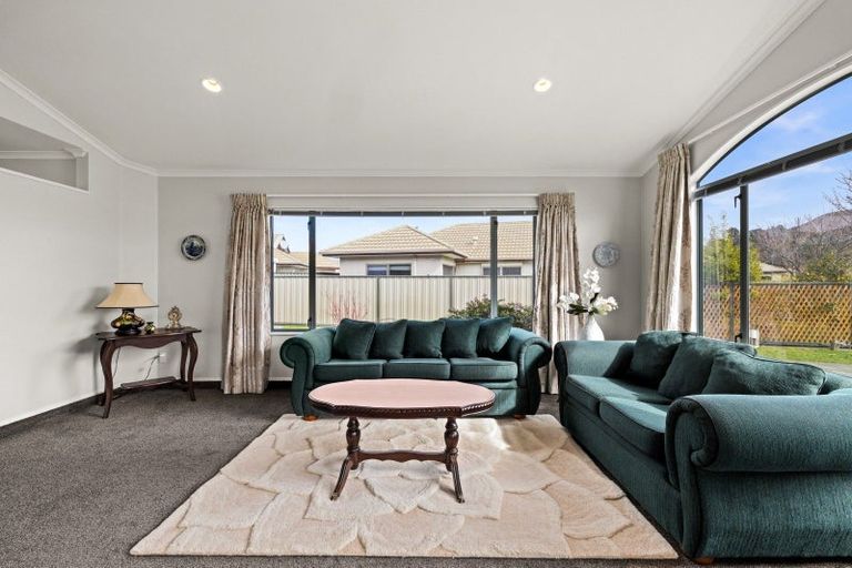 Photo of property in 18 Claridge Place, Taradale, Napier, 4112