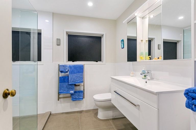 Photo of property in 3/8 Braemar Road, Castor Bay, Auckland, 0620