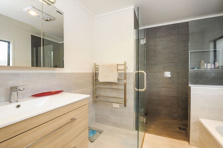 Photo of property in 138 Woodlands Park Road, Titirangi, Auckland, 0604