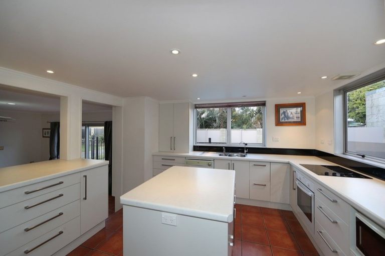 Photo of property in 28 Ranfurly Street, Tamatea, Napier, 4112