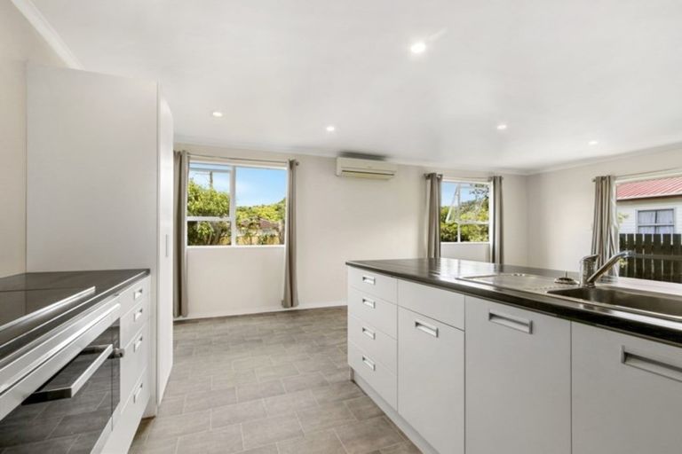 Photo of property in 4 Wellington Road, Wainuiomata, Lower Hutt, 5014