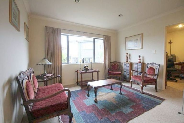 Photo of property in 220 Schnapper Rock Road, Schnapper Rock, Auckland, 0632