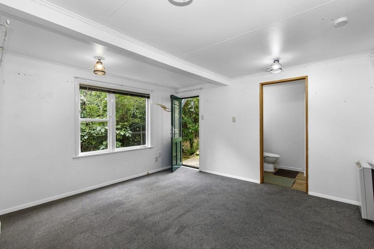 Photo of property in 35 Wyndham Road, Pinehaven, Upper Hutt, 5019