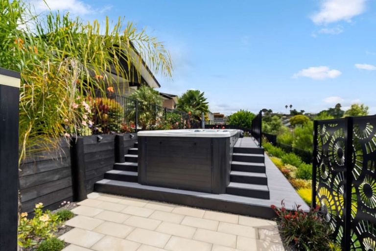 Photo of property in 99 Castlewold Drive, Bethlehem, Tauranga, 3110